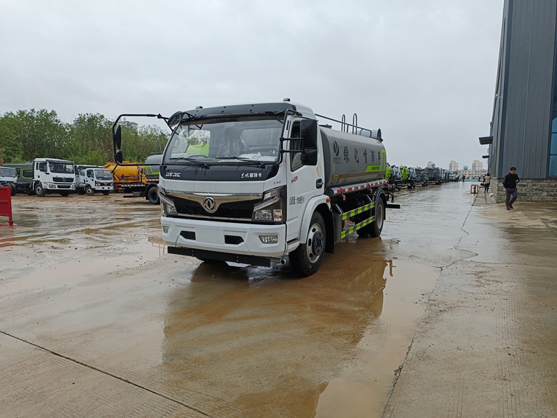東風福瑞卡9.2方霧炮灑水車