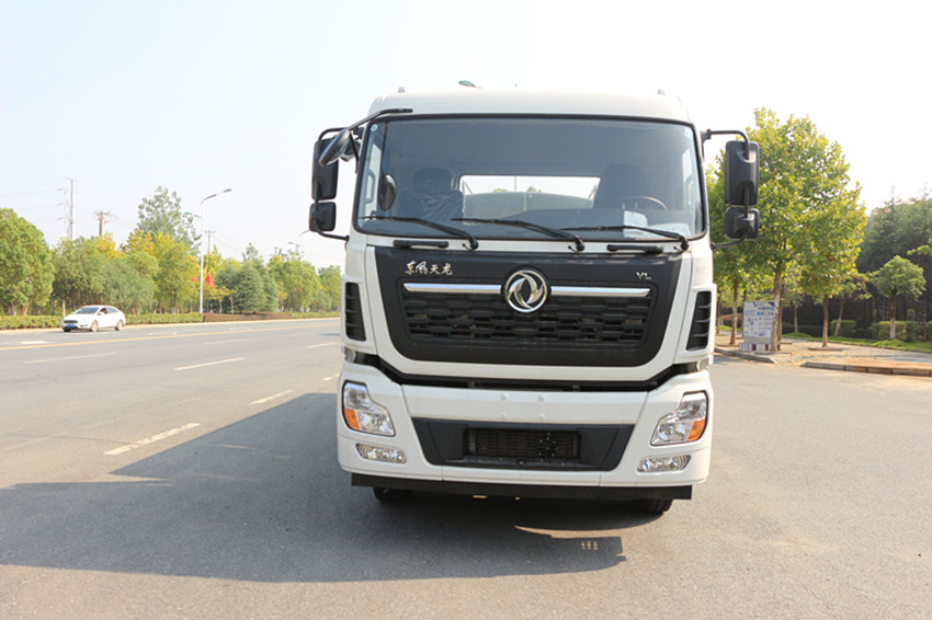 東風天龍 18.3 方灑水車