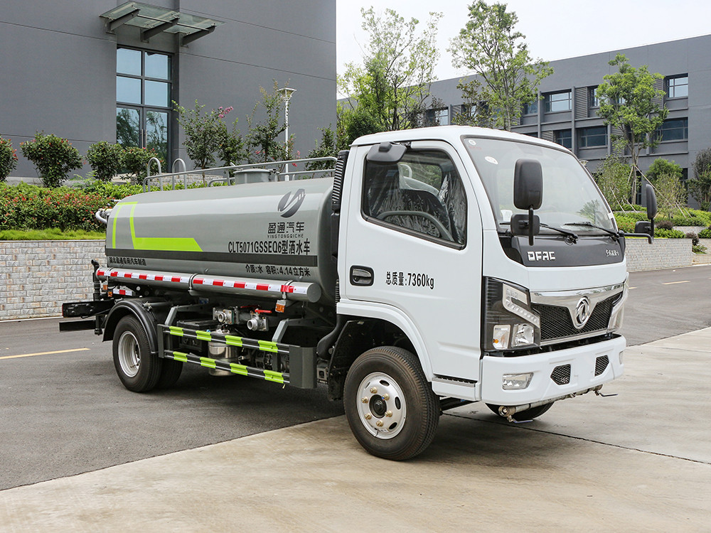 東風福瑞卡 5 方灑水車