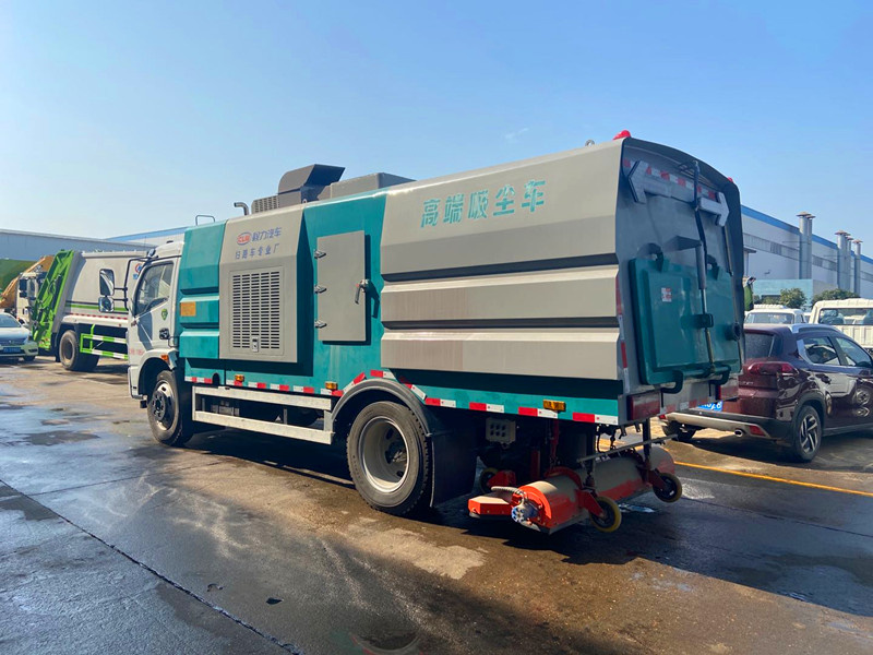 東風8立方吸塵車-吸塵車生產(chǎn)廠家-程力道路吸塵車生產(chǎn)廠家