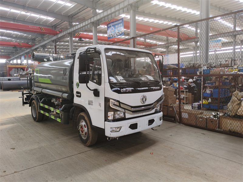 東風(fēng)5噸霧炮灑水車(chē)