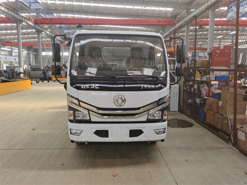 東風(fēng)5噸霧炮灑水車(chē)